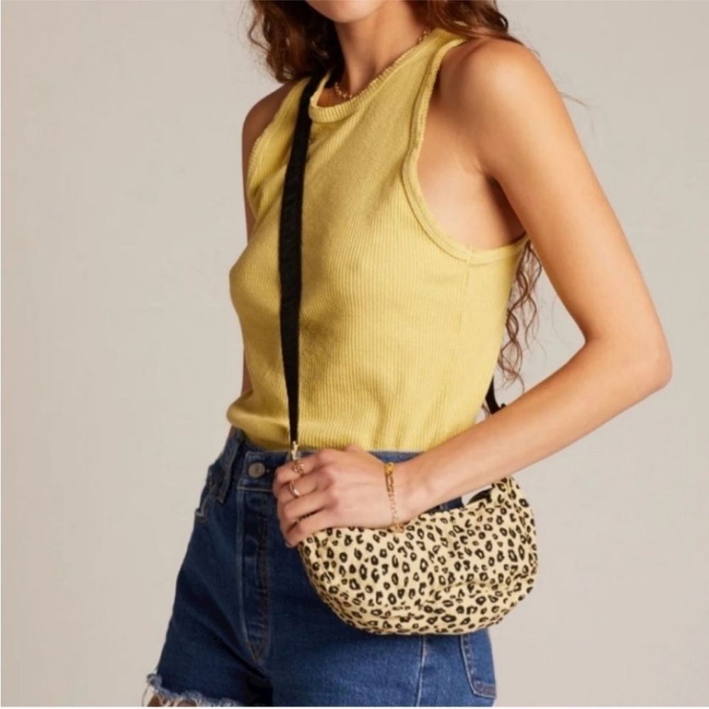 BAGGU Black Crossbody Bag Stylish and Functional